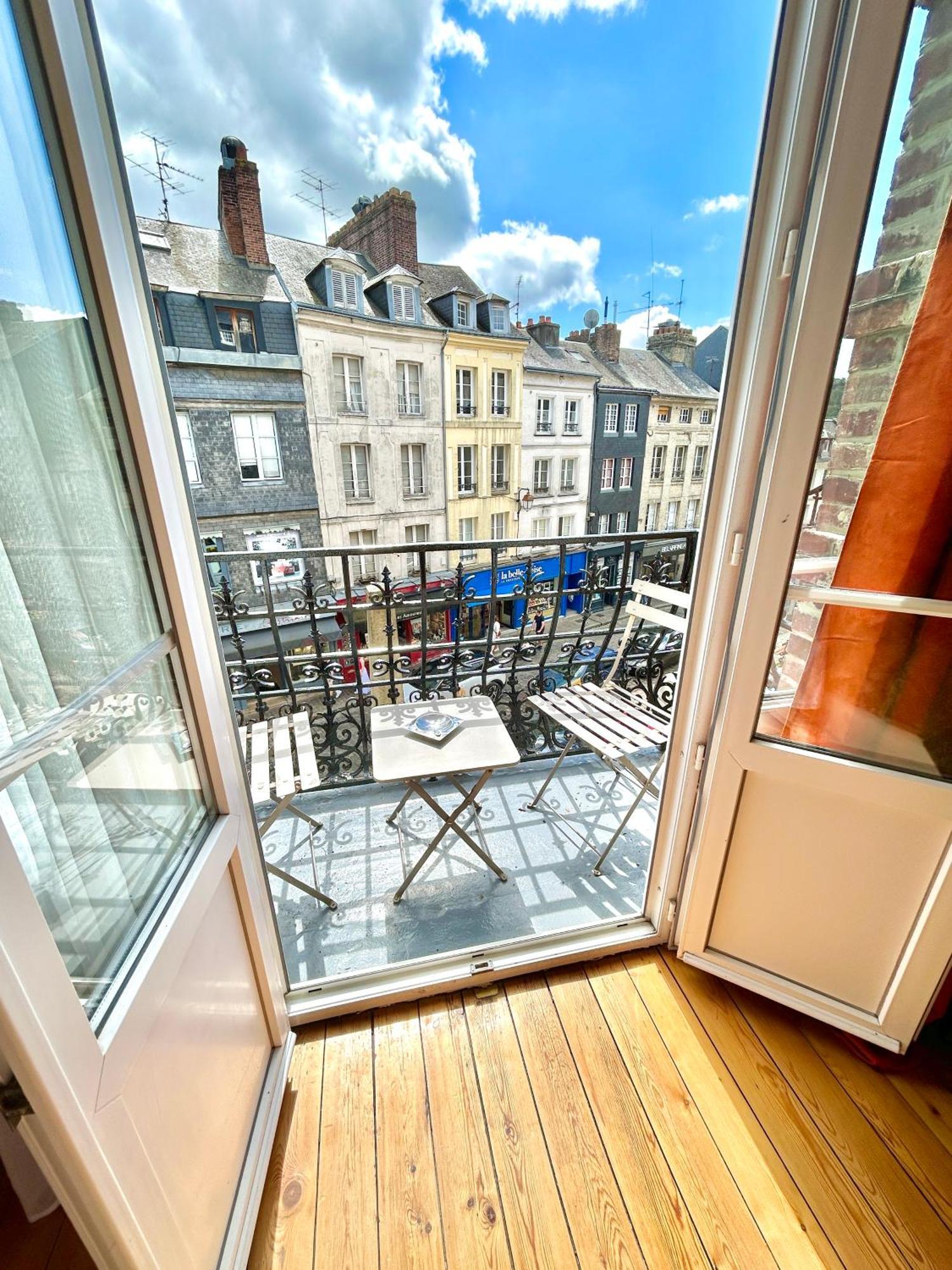 Chambre Romeo Ou Juliette Bed & Breakfast Honfleur Exterior foto